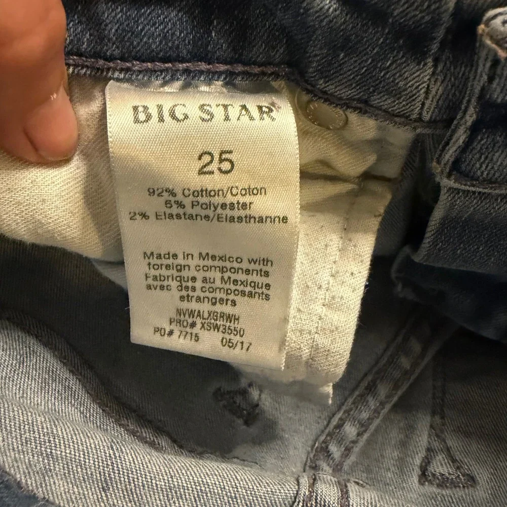 Big Star Alex Skinny‎ Jeans Nova XVI Distressed Raw Hem Light Wash Denim Size 25